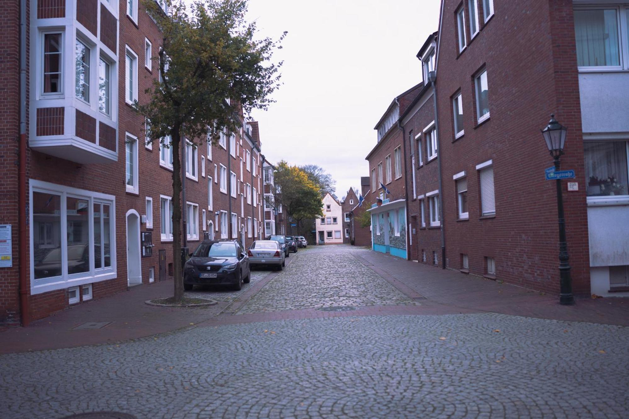Schoenes Apartment In Der Altstadt , Kostenlose Parkplaetze In Der Naehe Emden Exteriör bild